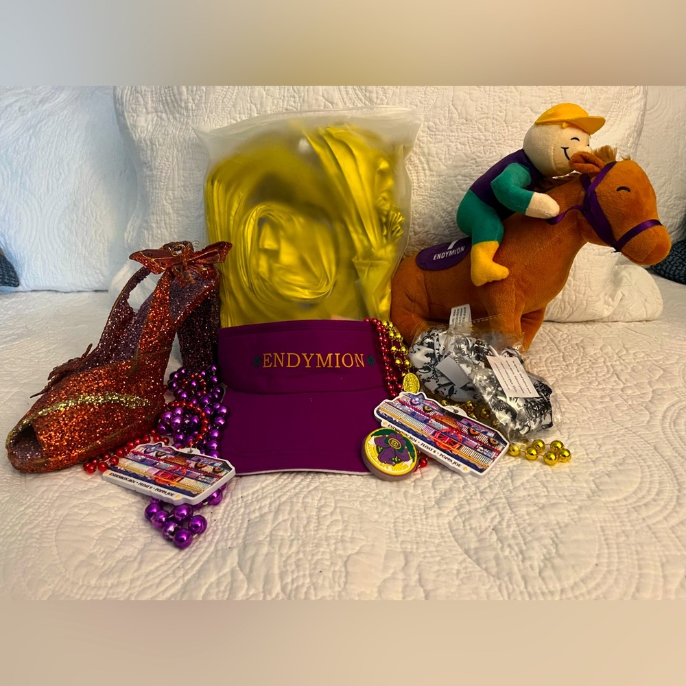 Mardi Gras bundle! Coveted MG throws-Muses shoe, LED wings, stuffy, and more!